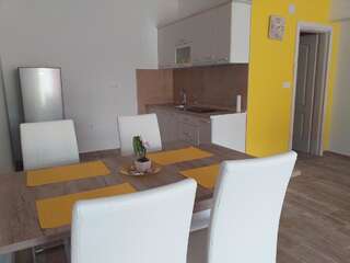 Апартаменты Apartmani Sport Igalo Херцег-Нови Апартаменты - 1-й этаж-1